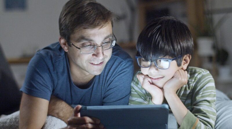9 Bahaya Screen Time pada Anak yang Jarang Perlu Diwaspadai Orang Tua