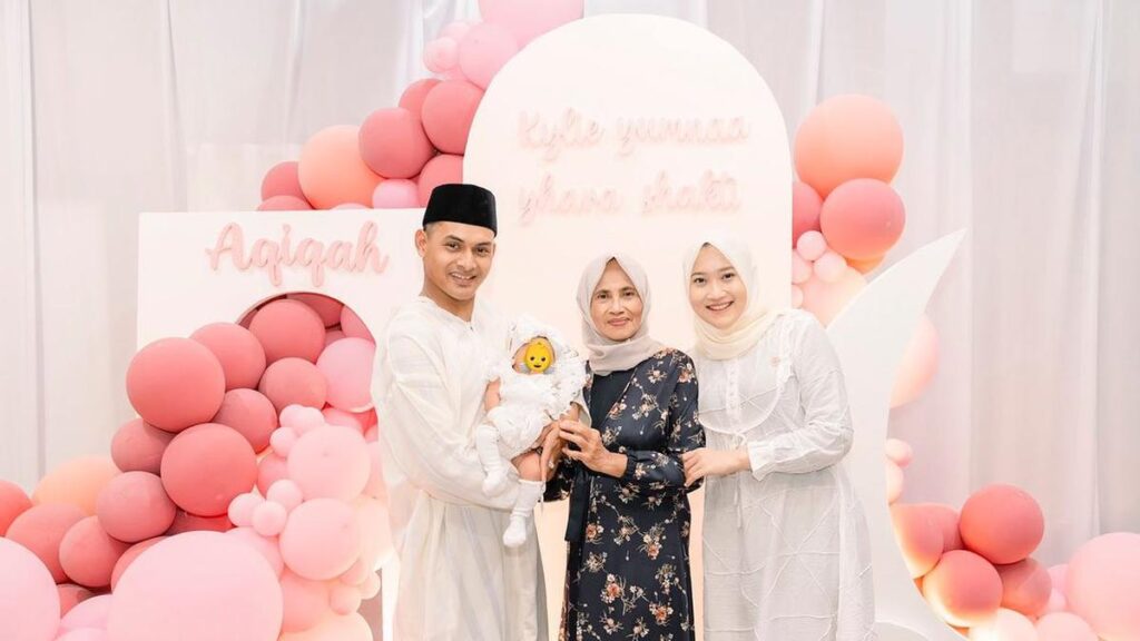 7 Momen Aqiqah Putri Yeni Inka, Berikut Penjelasan Arti Nama Anaknya