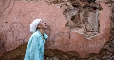 Kisah Sedih Korban Gempa Maroko Bongkar Reruntuhan dengan Tangan Kosong