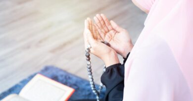 7 Doa agar suami tercinta sukses dunia dan akhirat, diamalkan demi keharmonisan keluarga