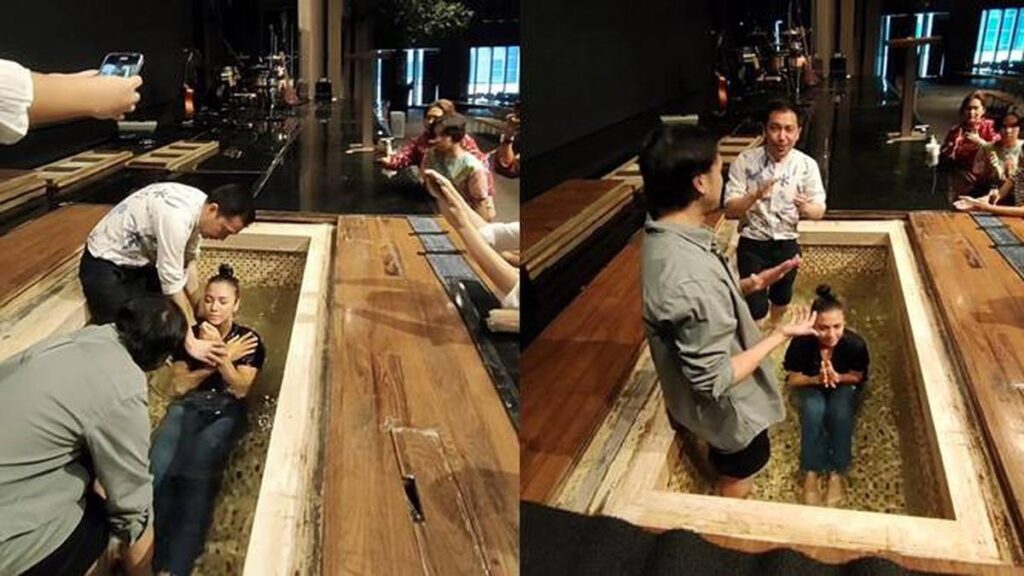 Sempat Ngaku Agnostik, Inilah 7 Momen Pembaptisan Angela Gilsha