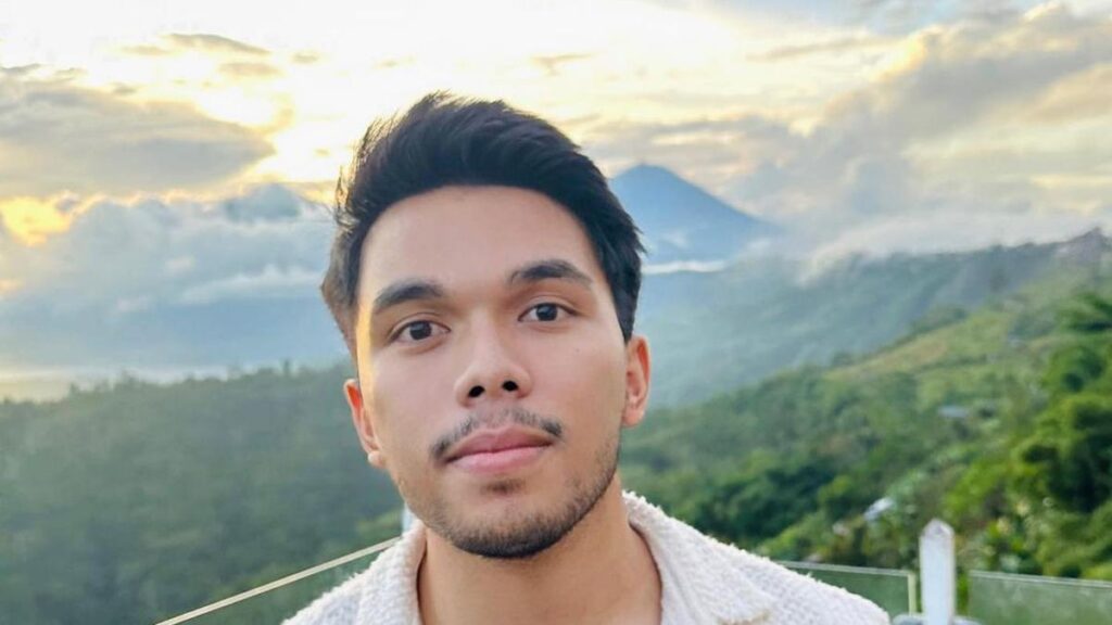 Kepergok masuk mobil Tariq Halilintar, Aaliyah Massaid tersipu malu