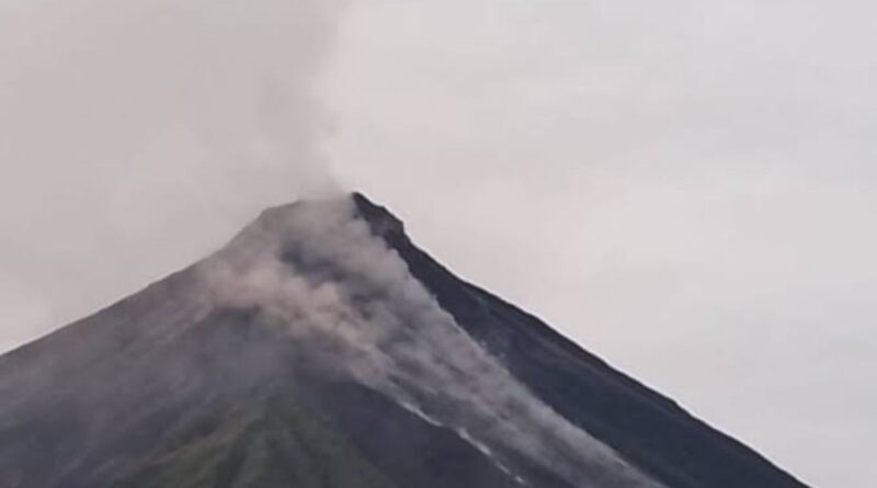 PVMBG: Erupsi efusif Gunung Karangetang masih terjadi