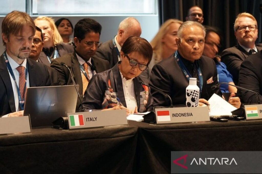 Menlu Retno berbagi pengalaman Indonesia rehabilitasi mantan teroris