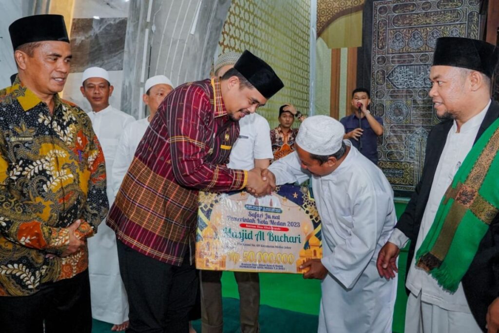 Wali Kota Medan bantu Rp10 juta per bulan honor imam Masjid Al Buchori