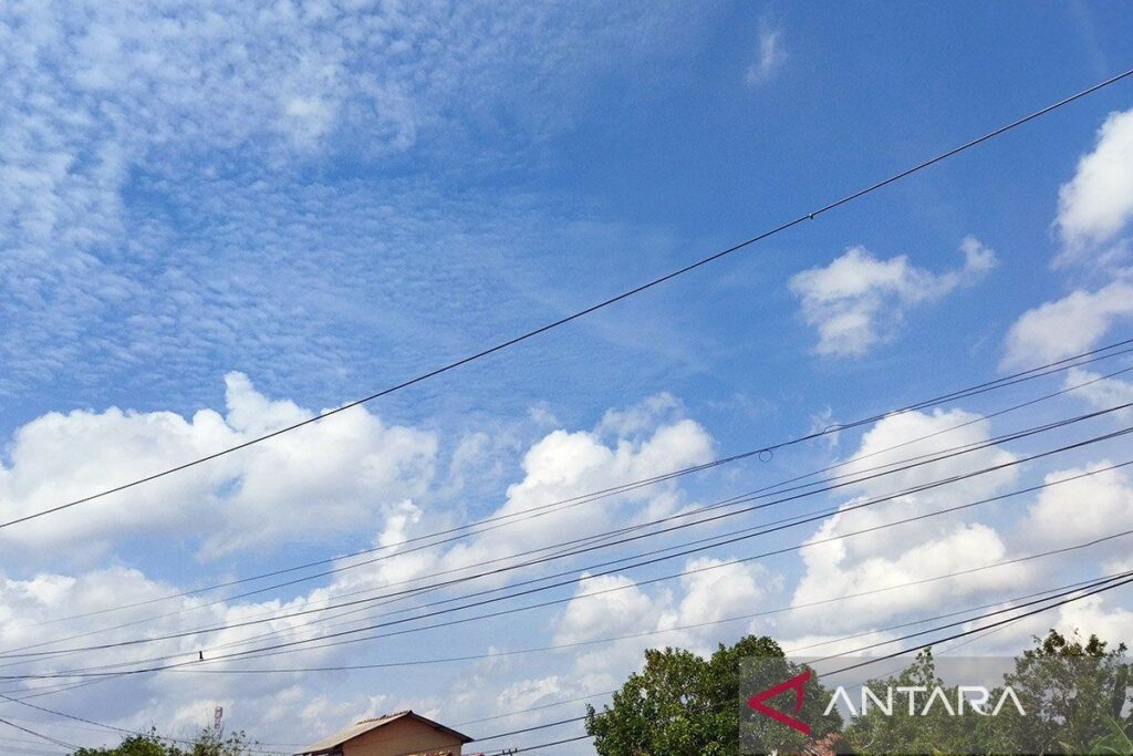 BMKG prakirakan cuaca berawan liputi mayoritas kota besar di Indonesia