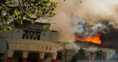Kantor Bupati Pohuwato dibakar massa