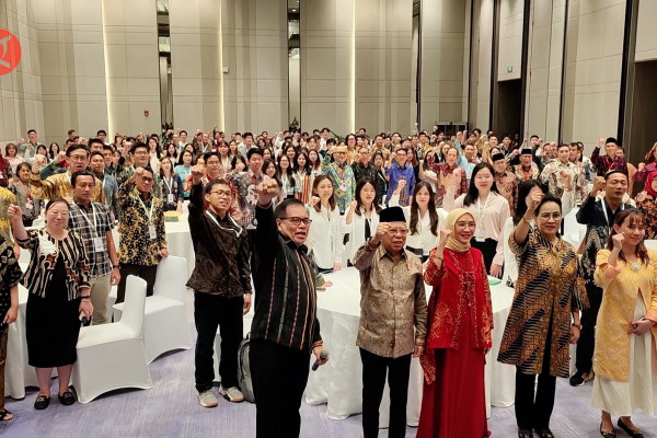 Bertemu diaspora Indonesia di Shanghai, Wapres mengingatkan tabayun