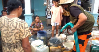 Akibat kekeringan tersebut, 811 keluarga di Jember mengalami krisis air bersih
