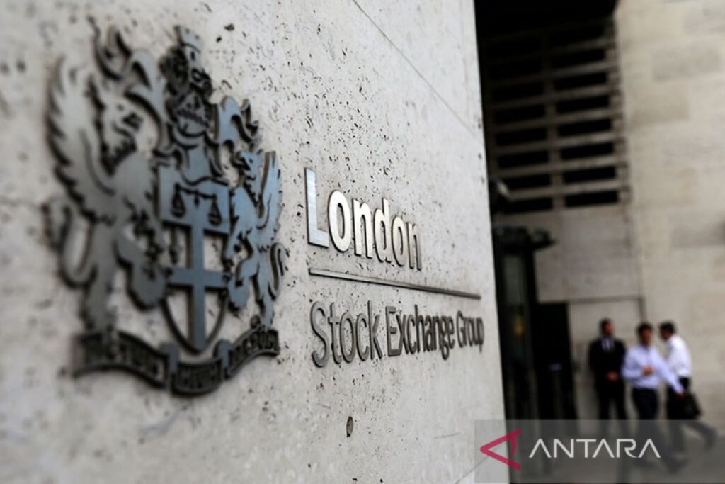 Saham Inggris berbalik menguat, indeks FTSE 100 melonjak 1,95 persen