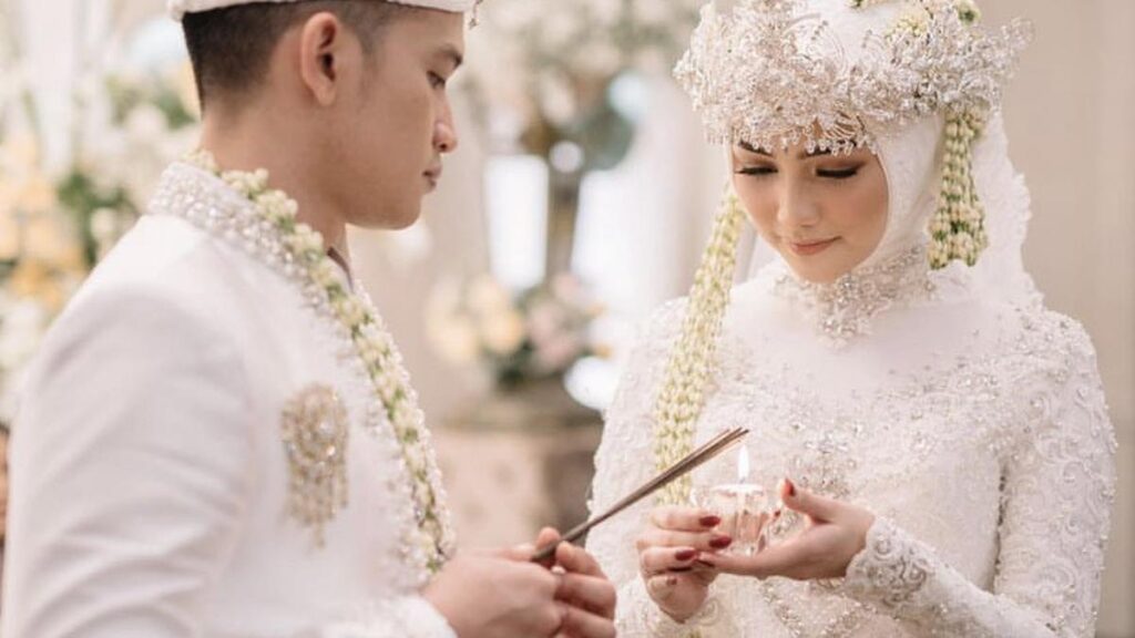 Hijab Siger Sunda untuk Akad Nikah, Ketahui Kelengkapan dan Makna Simbolisnya