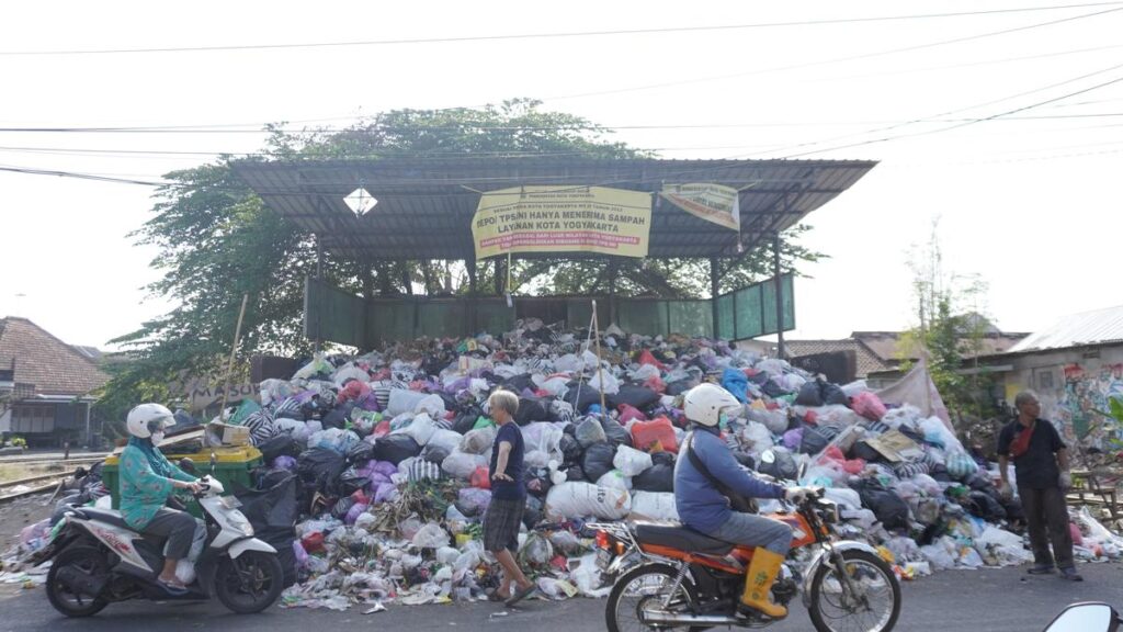 Darurat Sampah Jogja: Tumpukan Sampah Hiasi Kota, Bencana di Depan Mata