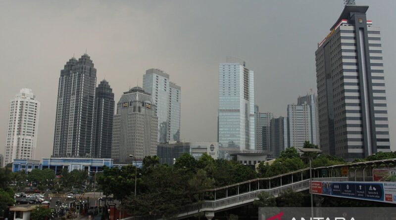 BMKG memprakirakan Jakarta berawan dari siang hingga malam