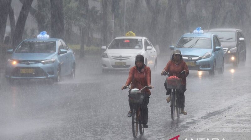 BMKG: Sebagian kota besar Indonesia diguyur hujan