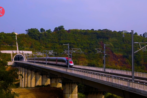 Kereta Cepat Jakarta-Bandung menandai era baru di Indonesia
