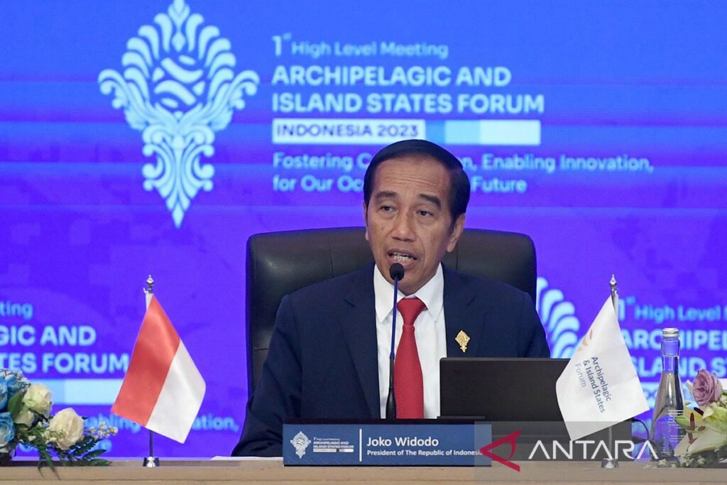 Konpres Presiden Jokowi usai KTT AIS Forum