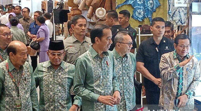 Jokowi: Ditunggu saja Mentan Syahrul belum sampai ke Indonesia
