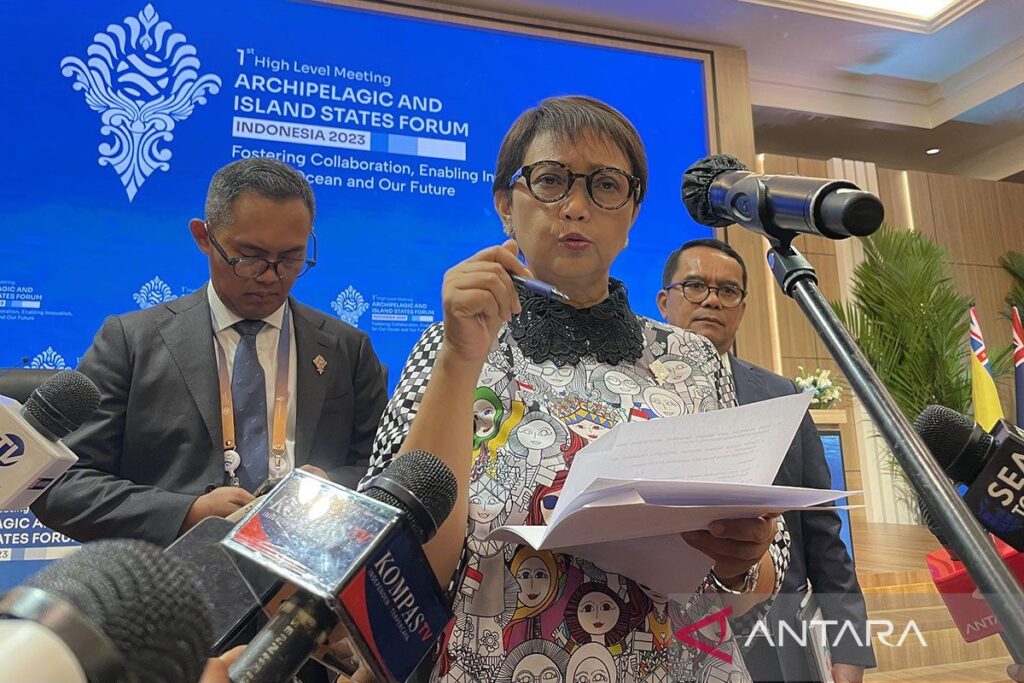 Menlu Retno: Evakuasi WNI dari Palestina tunggu situasi aman