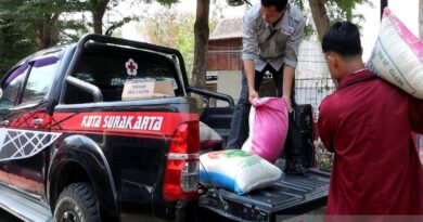 PMI Surakarta kirim bantuan logistik ke relawan kebakaran Gunung Lawu