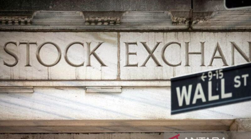 Wall Street anjlok usai rilis data PDB AS yang kuat
