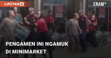 VIDEO: Tak Diberi Uang, Pengamen Ini Berujung Ngamuk di Minimarket