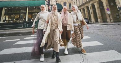 Momen Natasha Rizky, Nina Zatulini, Dian Ayu dan Ratna Galih berlibur di Paris