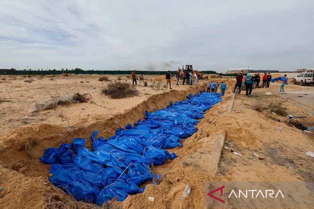 Pemakaman massal korban serangan Israel