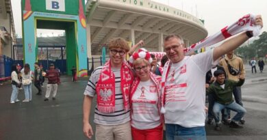 Keluarga pemain tempuh perjalanan jauh demi dukung tim Polandia