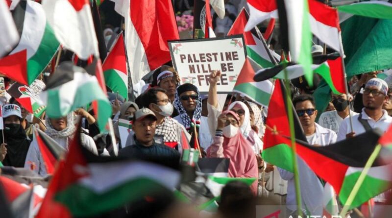 Ribuan warga Sidoarjo aksi damai peduli Palestina