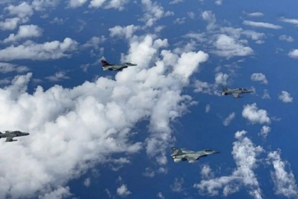 TNI AU dan Tentara Malaysia patroli bersama di Selat Malaka