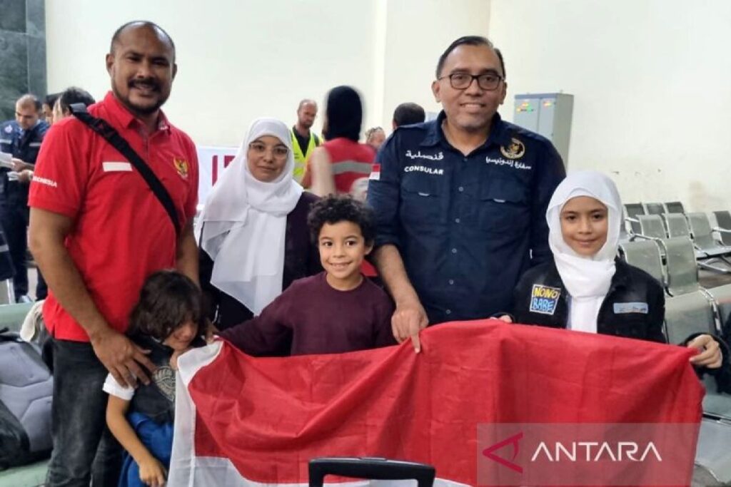 Kemlu konfimasi kepulangan keluarga Abdillah Onim ke Indonesia