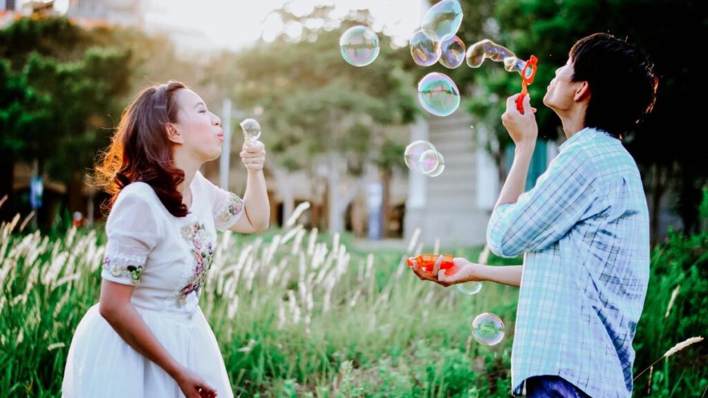 100 Kata Mutiara Suami untuk Istri yang Romantis dan Penuh Cinta