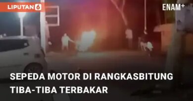 VIDEO: Sepeda Motor di Rangkasbitung Tiba-tiba Terbakar Ketika Digunakan