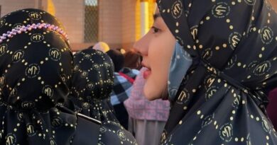 Gaya Hijab Ghea Youbi Saat Umroh Bikin Pangling, Doakan Istiqomah
