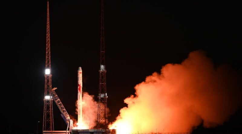 China luncurkan roket pengangkut oksigen-metana cair Zhuque-2