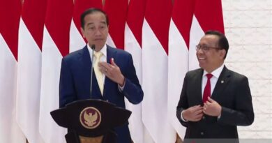 Istana jelaskan alasan Presiden pakai dasi kuning ke Jepang