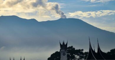 Intensitas letusan Gunung Marapi menurun