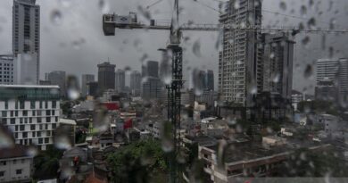 Waspadai hujan disertai angin landa Jakarta Timur pada malam hari