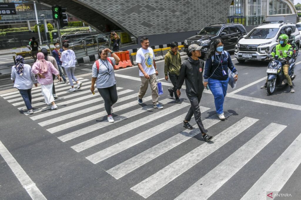 Sebagian DKI diprakirakan cerah pada Minggu pagi