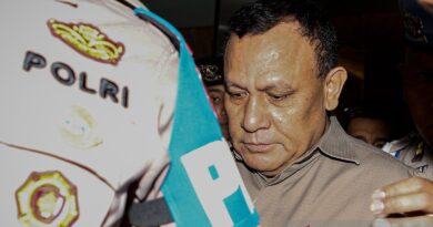 Jokowi teken keppres pemberhentian Firli Bahuri sebagai ketua KPK