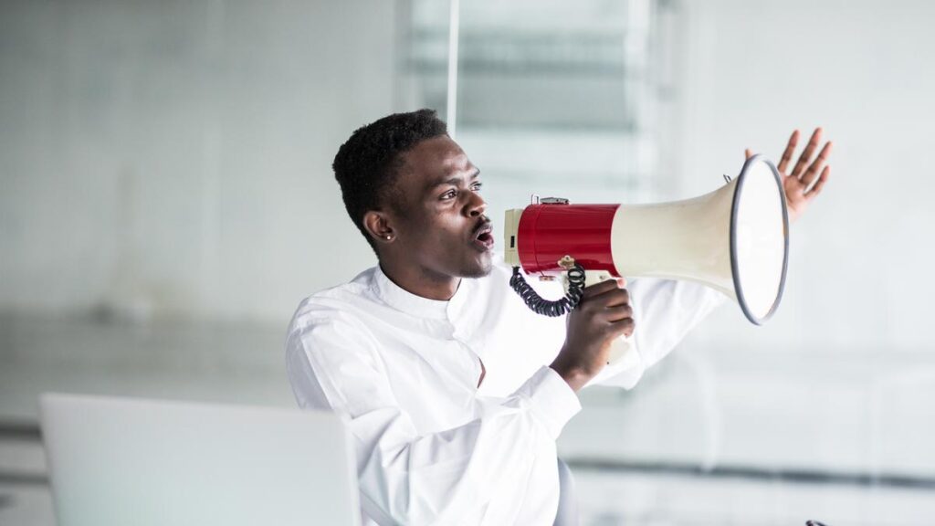 Apa Itu Kata Kerja Imperatif?  Memahami fungsi, ciri-ciri dan contoh penggunaannya