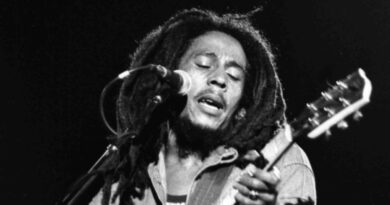 85 Kata-kata Bob Marley tentang Cinta dan Uang, Mana yang Lebih Penting?