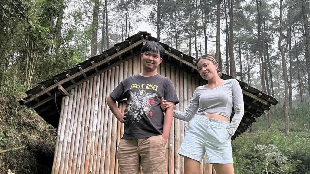 Potret Dodit Mulyanto dan Angelina Ci di Rumah Hutan, Menyatu dengan Alam