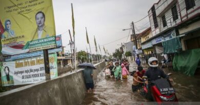 Curah hujan tinggi dan sistem drainase buruk penyebab banjir di Tangerang Selatan