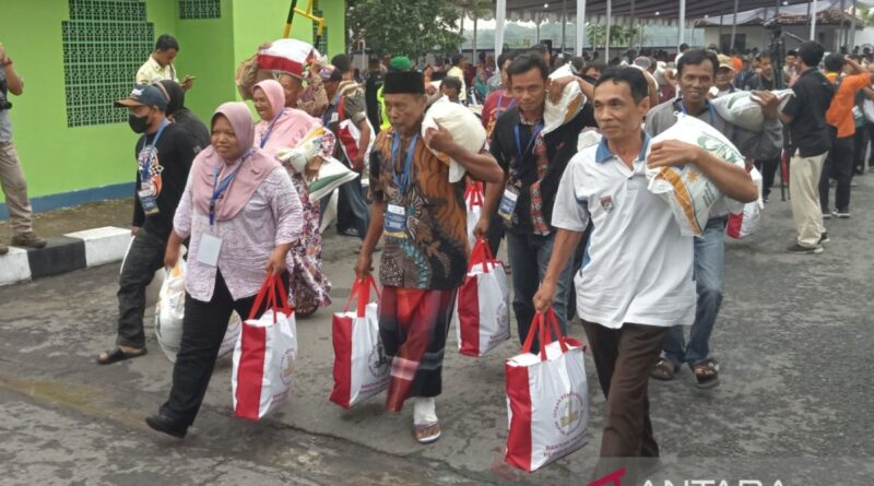 Presiden Jokowi dialog dengan warga Bantul soal bantuan pangan beras