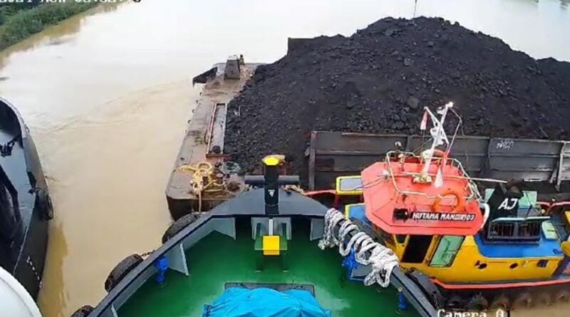 Pelabuhan Pelindo di Jambi ditabrak kapal pengangkut batubara
