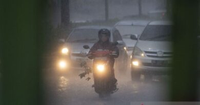 BMKG minta masyarakat waspadai potensi hujan badai