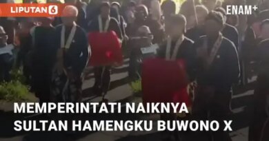 VIDEO: Memperintati Naiknya Sultan Hamengku Buwono X Dengan Upacara Labuhan di Merapi