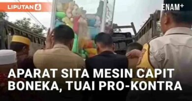 VIDEO: Viral Aparat Angkut Permainan Mesin Capit Boneka dari Warung, Tuai Pro-Kontra Warganet