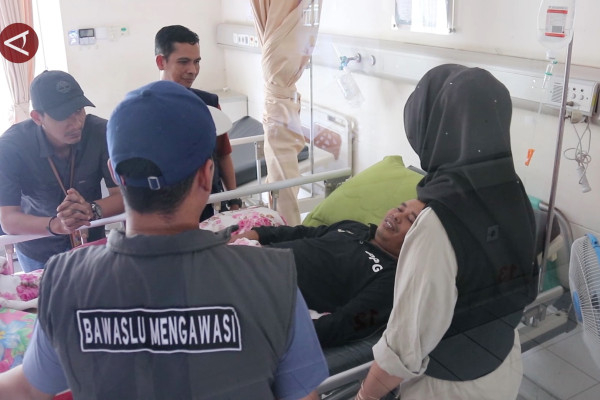 Empat pemantau pemilu di Banda Aceh masih dirawat karena kelelahan